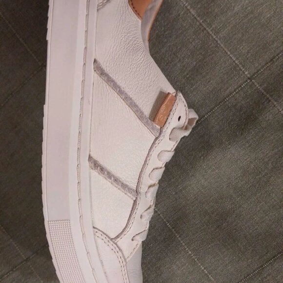 UGG Women's Alameda Leather Sneakers - Bright White - Size 6 - Picture 6 of 8